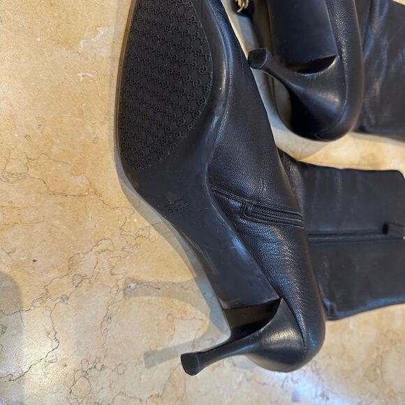 Gucci black leather side, zip ankle boot. Size 10. Brand new never been worn - Picture 9 of 10